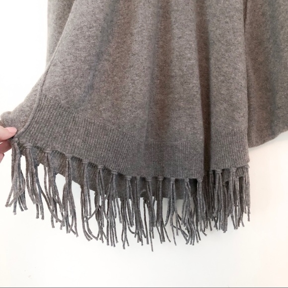 VELVET by GRAHAM & SPENCER Cashmere Poncho - GREY - Picture 4 of 8